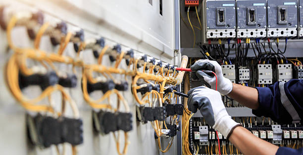 Professional Electrician technician working in Foreman, AR